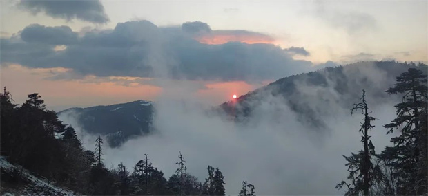 云南旅游,云南旅行社,云南團建公司,云南策劃公司,云南會議會展,云南旅游地接,麗江旅游,麗江旅行社,麗江團建公司,麗江策劃公司,麗江會議會展,麗江策劃執行：山外有山，總要去一次麗江老君山九十九龍潭吧